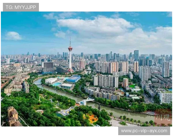 成都蓉城在边路的推进几度威胁对方禁区