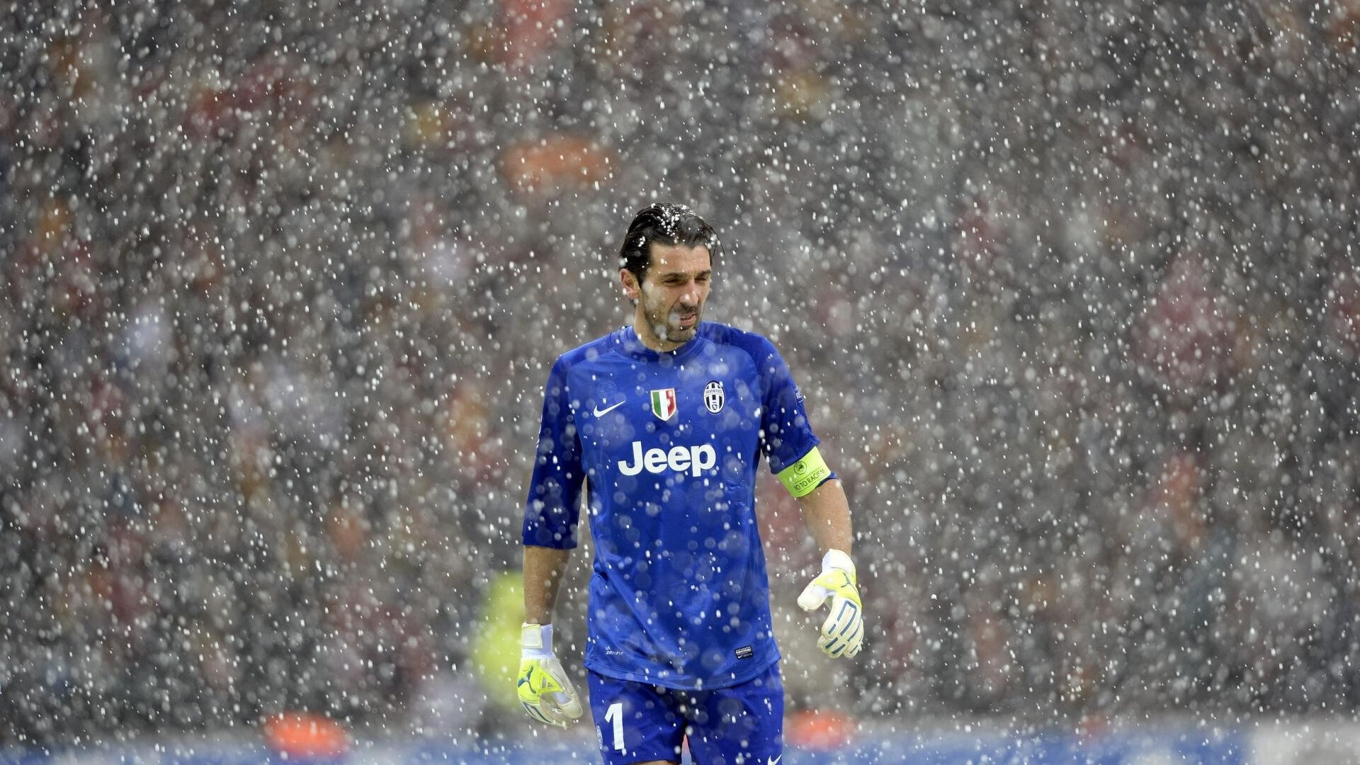 爱游戏体育入口-世界杯激战不息：每场比赛都令人难忘！，世界杯最激烈比赛